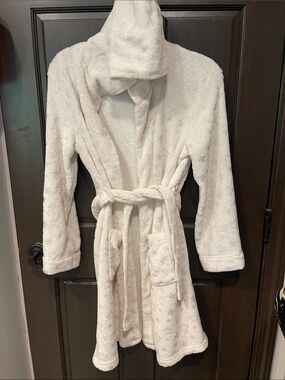 Cat & Jack White Plush Hooded Kids Bathrobe